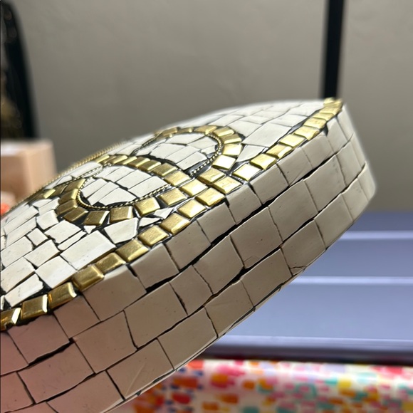 Luxurious Cream and Gold Mosaic Wristlet